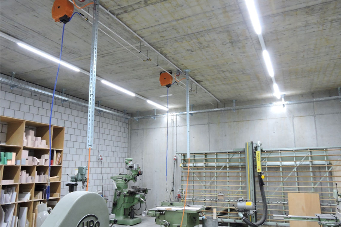 LED Beleuchtung schienensystem industrie lichtband schreinerei